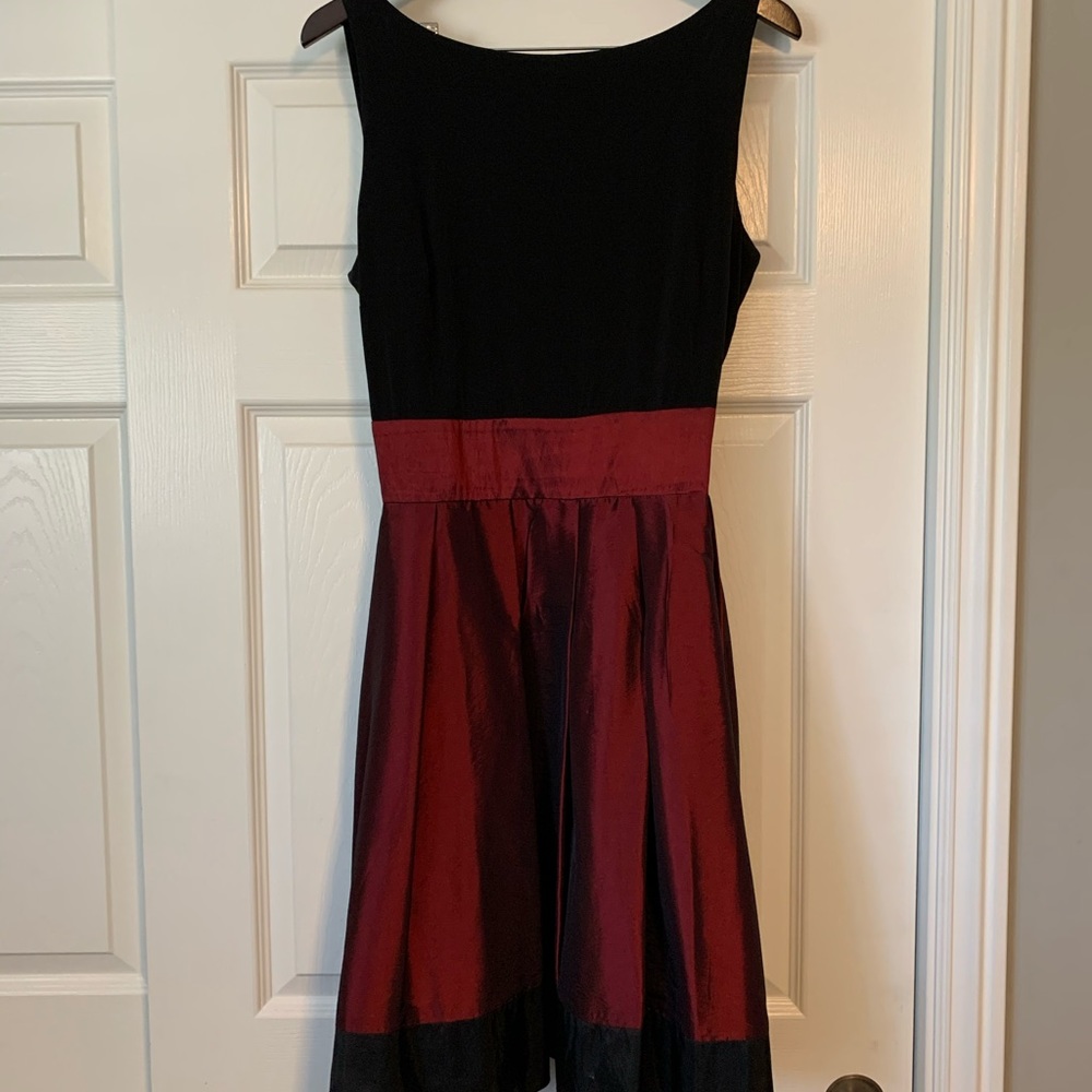SL Fashions Sleeveless Pleated Side Bow Dress - Picture 3 of 4